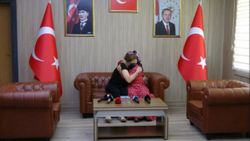 Mardin'de bir kadın terörist daha teslim oldu