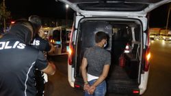 Antalya’da trafikte, çocuk sürücü ile polis arasında kovalamaca
