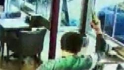 Esenyurt'ta kahvaltıya giden arkadaşların silahlı kavgası