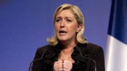 Marine Le Pen'den göçmenlere karşı referandum önerisi