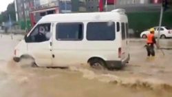 Samsun’da 600’lük boru yerinden oynadı, kara yolunu su bastı