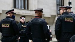 İngiltere'de tecavüz ettiği kadını öldüren polise müebbet