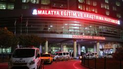 Malatya'da madde bağımlısı şahıs, 3 hemşireyi rehin aldı