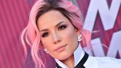 Halsey Türkçe öğreniyor: Nazar değmesin