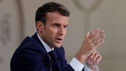 Macron'un hakareti kabul edilemez