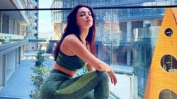 Ece Ronay, Mehmet Ali Erbil'in tacizini ifşaladı! 'Göğüslerini açarken...'