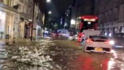 Londra'da şiddetli yağış sele yol açtı