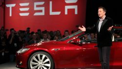 Tesla, ırkçı davranışlar nedeniyle 137 milyon dolar tazminat ödeyecek