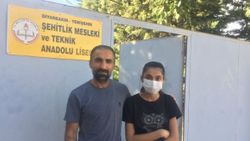 Diyarbakır'da üniforma alamayan öğrenci, okula alınmadı