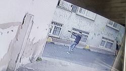 Fatih’te, sokak ortasında uzun namlulu silahlarla çatıştılar