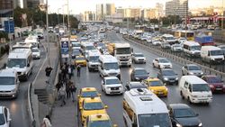 İstanbul'da sabah saatlerinde trafik yoğunlaştı