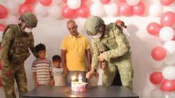 Barış Pınarı Harekatı sırasında doğan Pınar’a, askerlerin doğum günü sürprizi 