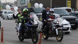 Bursa'da gelin ve damadın motosiklet aşkı