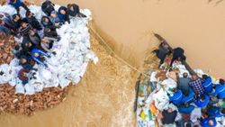 Çin'de sel, 2 milyon kişiyi yerinden etti