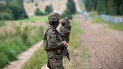 Polonya göçmenlere karşı Belarus sınırına duvar örecek