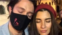 Tuba Büyüküstün ve Murat Boz'dan samimi poz