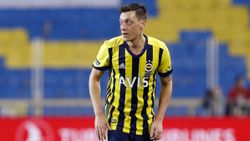 Mesut Özil'den İslam Çupi paylaşımı