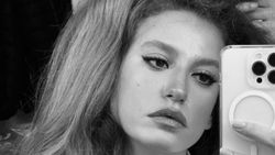 Serenay Sarıkaya'dan yeni pozlar