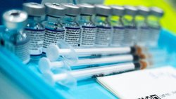 Pfizer-BioNTech aşısının 5-11 yaş için kullanımı inceleniyor