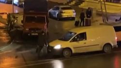 İstanbul'da aracın yolunu kesti, bir de üstüne dayak yedi