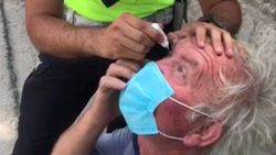 Sakarya'da gözünden rahatsızlanan şoföre polis yardımı