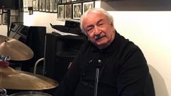 Sanatçı Durul Gence vefat etti