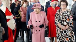 Kraliçe Elizabeth'e doktorlardan dinlenme önerisi