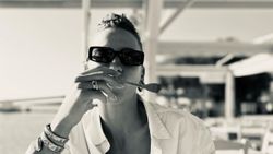 Serenay Sarıkaya'nın keyfi yerinde