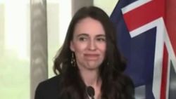 Jacinda Ardern, basın toplantısında depreme yakalandı
