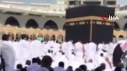 Kabe'de sosyal mesafesiz ilk cuma namazı kılındı