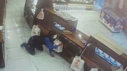 Van'da göçmen kaçakçılığından aranan şahıs, hırsızlıktan yakalandı