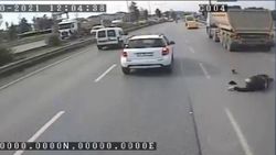 Şile otobanında, yola çıkan yayaya otomobil çarptı