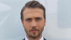 Aras Bulut İynemli: Atatürk'ü canlandıracağım için çok heyecanlıyım
