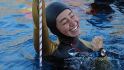 Şahika Ercümen 100 metrelik dalışla dünya rekoru kırdı
