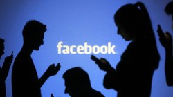 Facebook, gençler için yaşlılardan vazgeçiyor