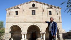 Kayseri'deki 164 yıllık Rum kilisesi, defineci tahribatına uğradı