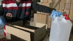 Küçükçekmece'de sahte içki operasyonu