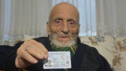Sivas'ta 99 yaşındaki adam koronavirüsü yendi
