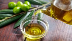 8 λόγοι για να προσθέσετε ελαιόλαδο στη διατροφή σας