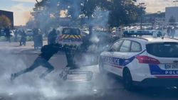 Fransa'da Eric Zemmour protestosu şiddete dönüştü