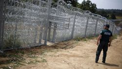 Bulgaristan göçmenlere önlem olarak Türkiye sınırına asker yolladı