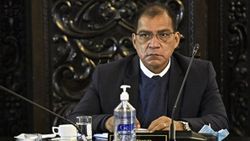 Peru’da, koronavirüs tedbirlerine uymayan bakan istifa etti