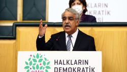 HDP halkın içine konumlanmıştır
