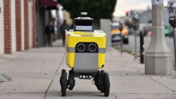Yemek siparişlerinde robotlara olan talep arttı