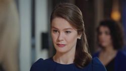 Prenses Diana'ya benzetilen Burcu Biricik'in güzellik sırları! Bakın cildine ne yapıyormuş!
