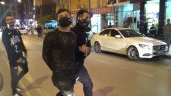 Denizli’de katil zanlısı, gazeteciye saldırdı