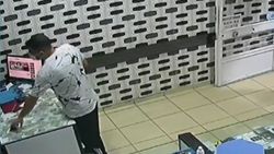 Mersin'de 13 iş yerini soyan hırsız yakalandı