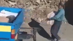İran'da kaza yapan Türk Tırı yağmalandı