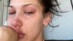 Bella Hadid'in gözyaşları