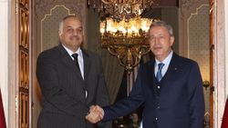 Hulusi Akar, Katarlı mevkidaşı El-Atiyye ile görüştü